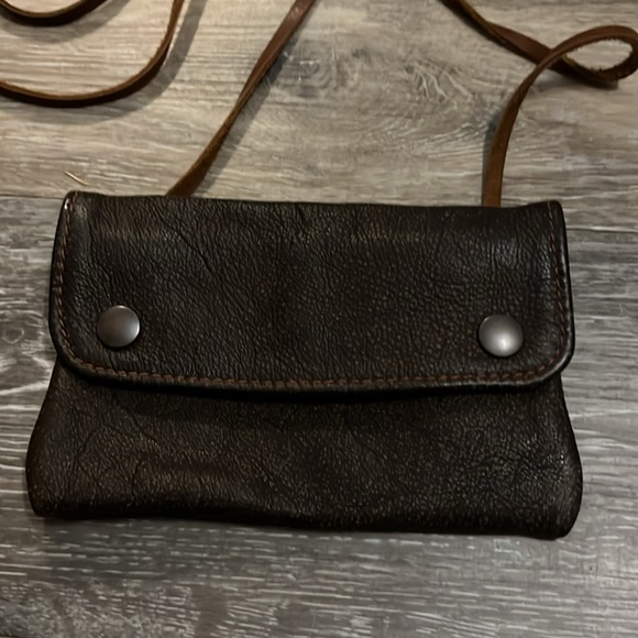 Real Italian leather phone pouch shoulder bag - Picture 2 of 3